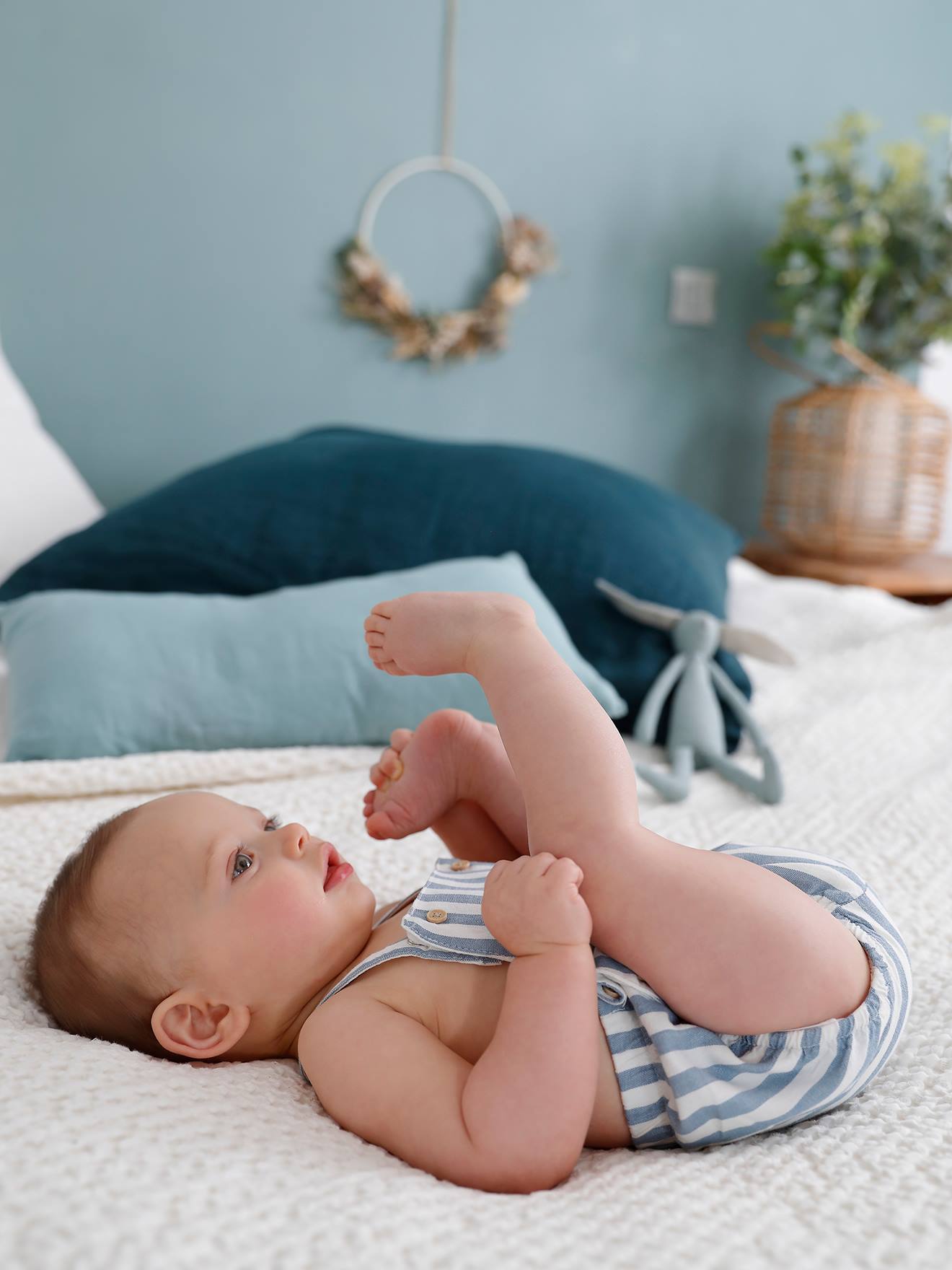 Combinaison courte garçon bleu horizon en gaze de coton biologique :  Combinaisons, Salopettes, Barboteuses bébé