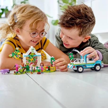 LEGO 41707 Friends Le Camion Planteur d’Arbres, Jouet, Jardinage Écologique, Camion Électrique, Filles et Garçons Dès 6 Ans BLEU 5 - vertbaudet enfant 