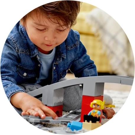 LEGO® 10872 DUPLO Town Les Rails Et Le Pont Du Train, jouet pour enfants 2-5 ans, Jeu De Construction Avec Klaxon en Brique Sonore GRIS 4 - vertbaudet enfant 