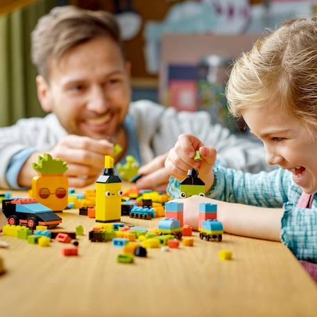 LEGO® Classic 11027 L’Amusement Créatif Fluo, Jouet Briques, avec Voiture et Alien JAUNE 6 - vertbaudet enfant 