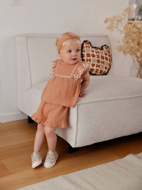 Ensemble brodé bébé :  blouse + short + bandeau en gaze de coton caramel 1 - vertbaudet enfant 