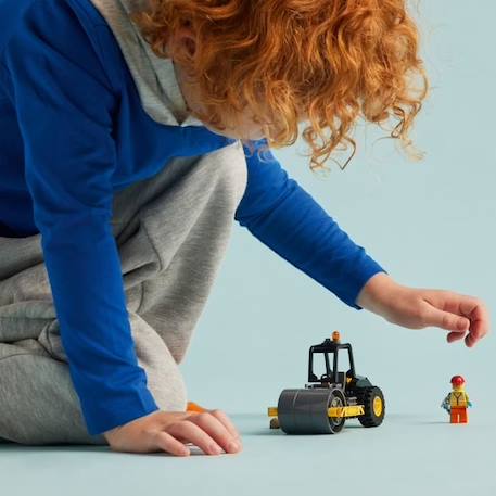 LEGO® 60401 City Le Rouleau Compresseur de Chantier, Maquette de Jouet de Camion avec Minifigurines d'Ouvrier JAUNE 5 - vertbaudet enfant 