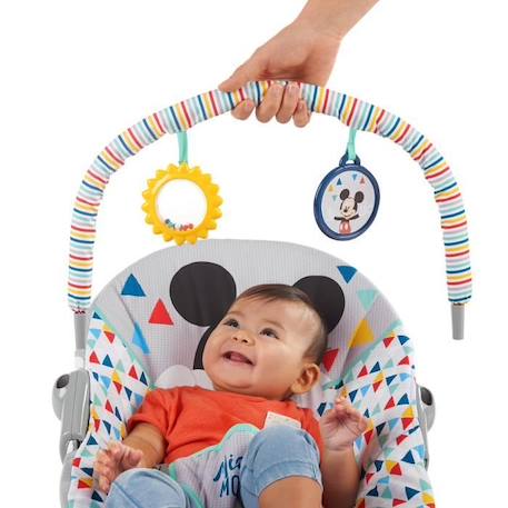 DISNEY BABY Transat Mickey Triangles Multicolores, Vibrations, 2 Jouets, Harnais 3 point d'attache, Lavable en machine BLANC 5 - vertbaudet enfant 