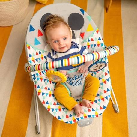 DISNEY BABY Transat Mickey Triangles Multicolores, Vibrations, 2 Jouets, Harnais 3 point d'attache, Lavable en machine BLANC 6 - vertbaudet enfant 