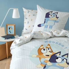 Linge de maison et décoration-Linge de lit enfant-Housse de couette-Parure de lit imprimée 100% coton, BLUEY HOURRA 140x200+63x63cm