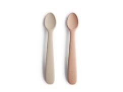 Puériculture-Repas-Lot de 2 cuillères bébé silicone Rose / Sable - Apprentissage repas - Mushie