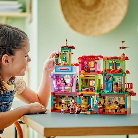 LEGO® Disney 43245 Encanto La maison magique des Madrigal, jouet avec la poupée Mirabel MULTICOLORE 5 - vertbaudet enfant 