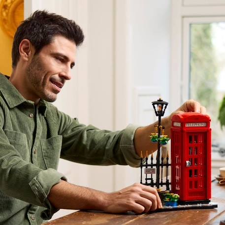 LEGO® Ideas 21347 Cabine Téléphonique Londonienne Décoration Maison pour les Anglophiles ROUGE 5 - vertbaudet enfant 