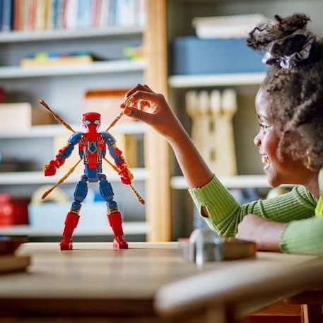 LEGO® Marvel 76298 Figurine d’Iron Spider-Man à Construire Jeu de Rôle Pour Enfants ROUGE 5 - vertbaudet enfant 